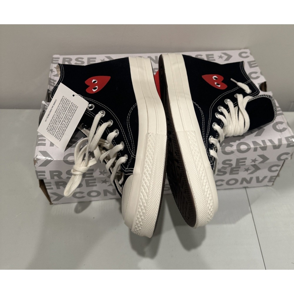 COMME DES GARÇONS PLAY M11W13 Converse Chuck 70OG Single Heart Hi Sneakers Black - Picture 8 of 15